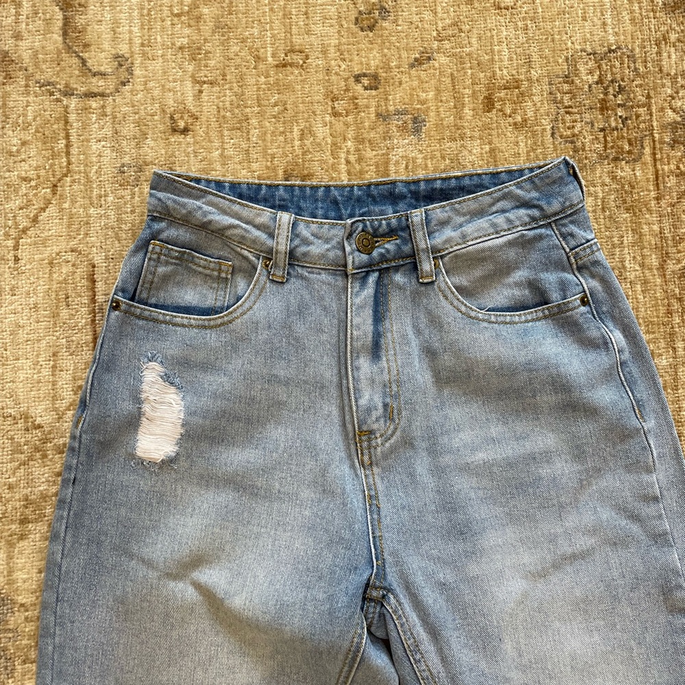 XS Fun distressed high waisted jeans.  Wide leg tapered. - Picture 4 of 13